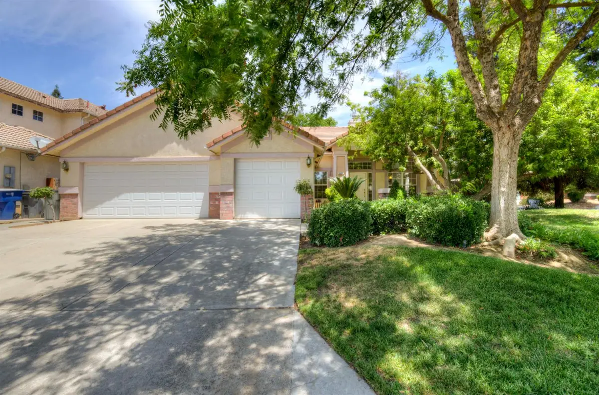 5508 W Bluff Avenue, Fresno, CA 93722 - #1