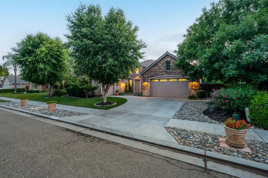 1840 N Duke Avenue, Clovis, CA 93619 - #3