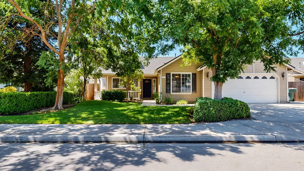 5829 W El Paso, Fresno, CA 93722 - #1
