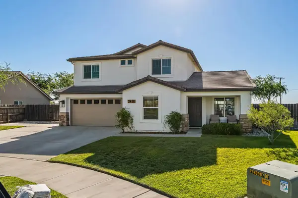 2476 N Riesling Avenue, Hanford, CA 93230