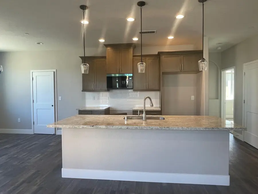 16249 W David Ave, Kerman, CA 93630 - #2