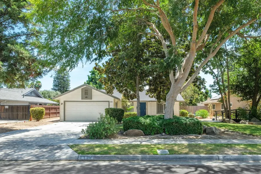4337 W Palo Alto Avenue, Fresno, CA 93722 - #2