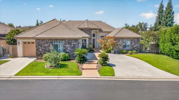 1361 E Rosemont Lane, Fresno, CA 93730