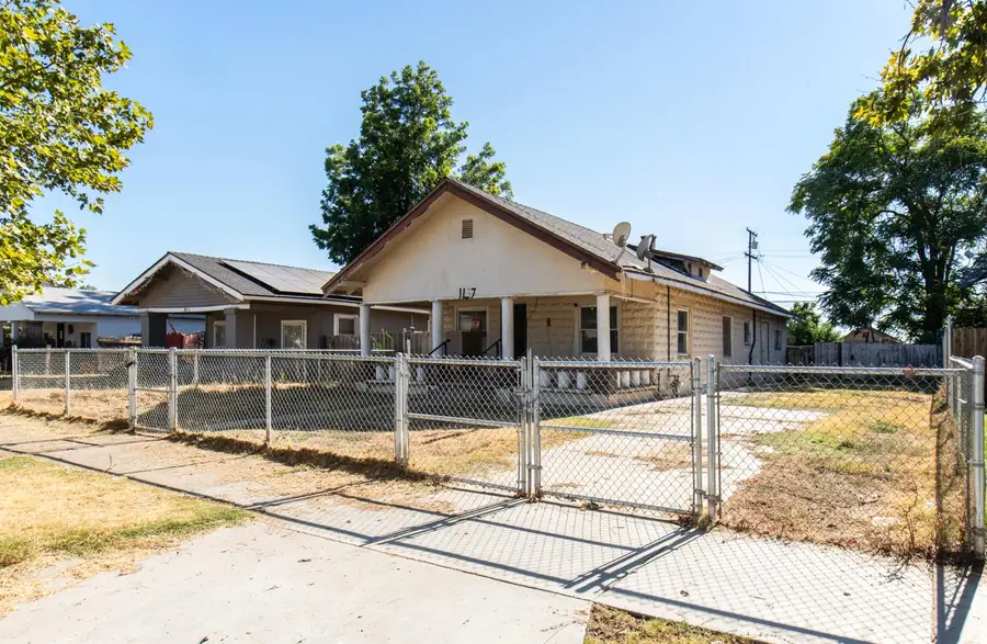 1107 O Street, Sanger, CA 93657 - #2