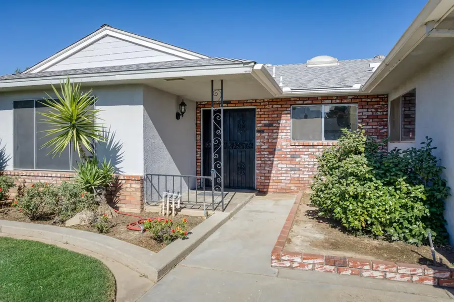6544 N Barton Avenue, Fresno, CA 93710 - #3