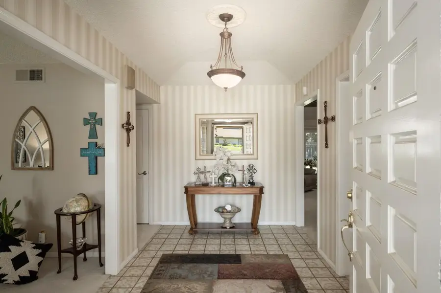 3372 W Sierra Avenue, Fresno, CA 93711 - #3