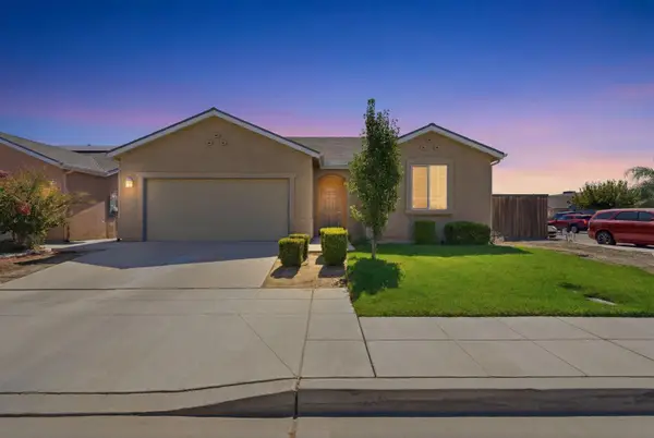 8482 15th Street, Parlier, CA 93648