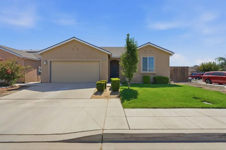 8482 15th Street, Parlier, CA 93648 - #2