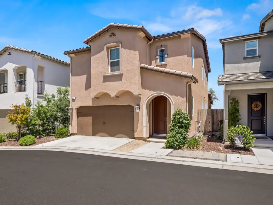 837 Wishon Avenue W, Madera, CA 93636 - #2