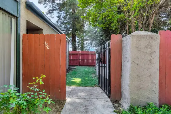 5965 E Shields Avenue #180, Fresno, CA 93727