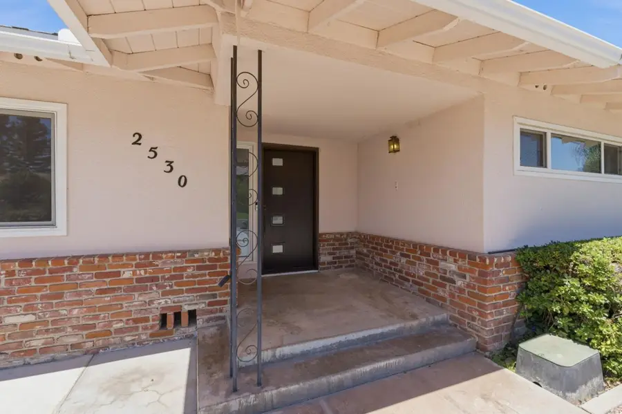 2530 W Fir Avenue, Fresno, CA 93711 - #2