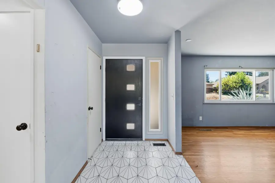 2530 W Fir Avenue, Fresno, CA 93711 - #3