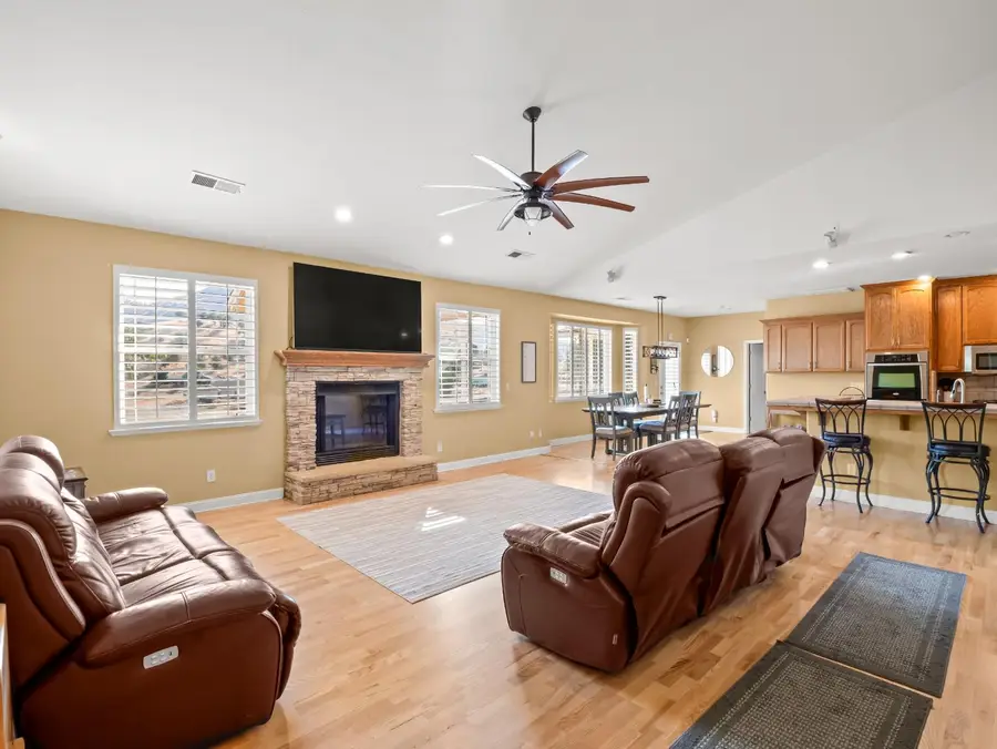 6319 Lupine Drive, Sanger, CA 93657 - #3