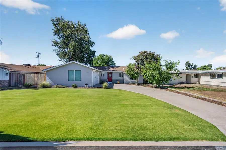 519 San Jose Avenue, Clovis, CA 93612 - #2