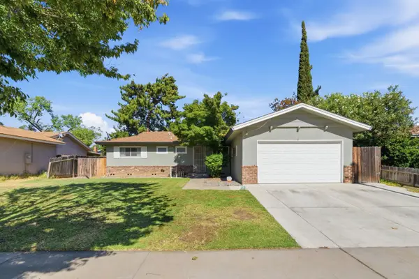 4462 N Barton Avenue, Fresno, CA 93726