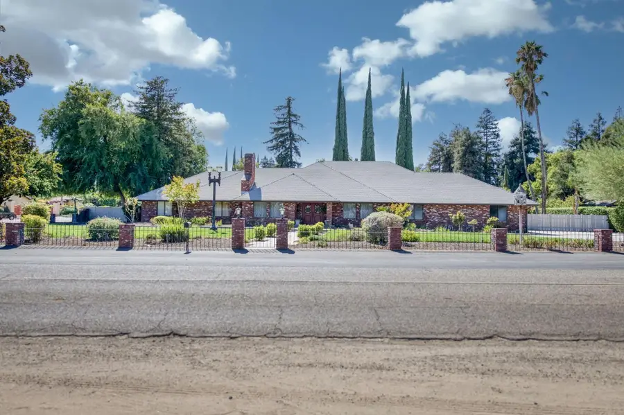 541 N De Wolf Avenue, Fresno, CA 93737 - #3