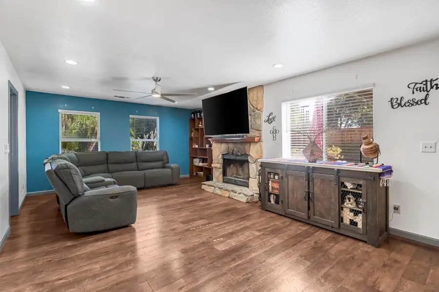 1687 Bedford Avenue, Clovis, CA 93611 - #3