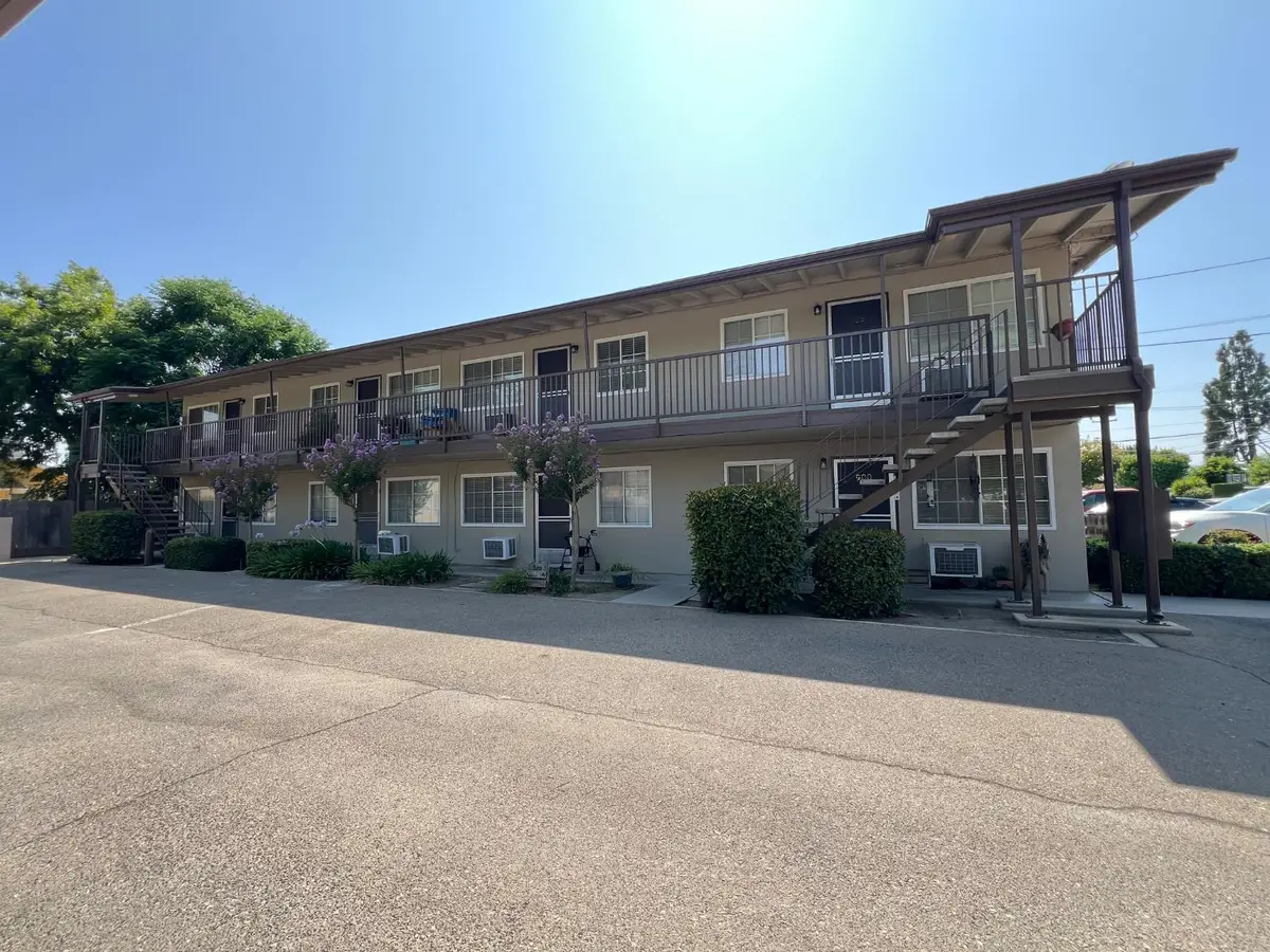 906 Nevada, Kingsburg, CA 93631 - #1