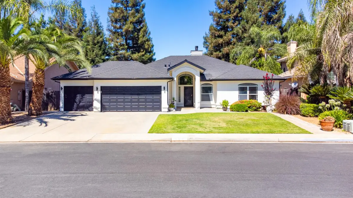467 S Maple Drive, Reedley, CA 93654 - #1