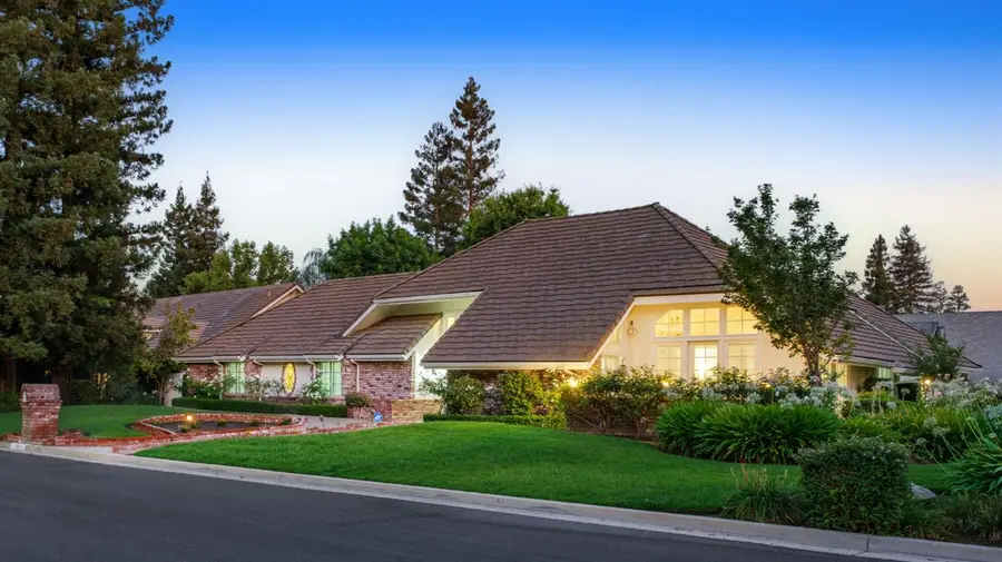2903 W Cromwell Avenue, Fresno, CA 93711 - #2