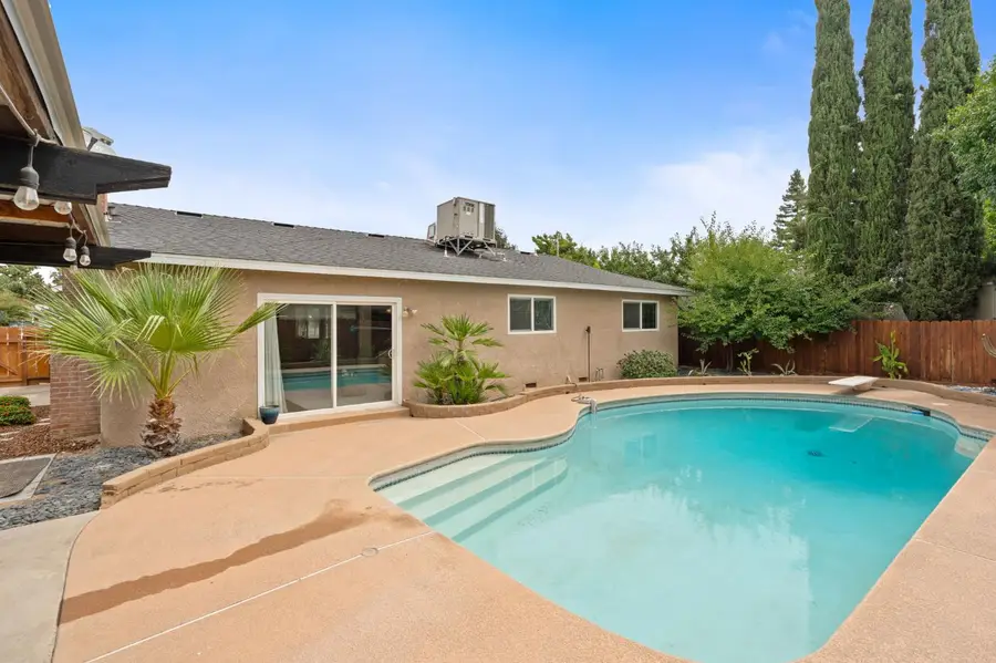 1422 Rall Avenue, Clovis, CA 93611 - #3