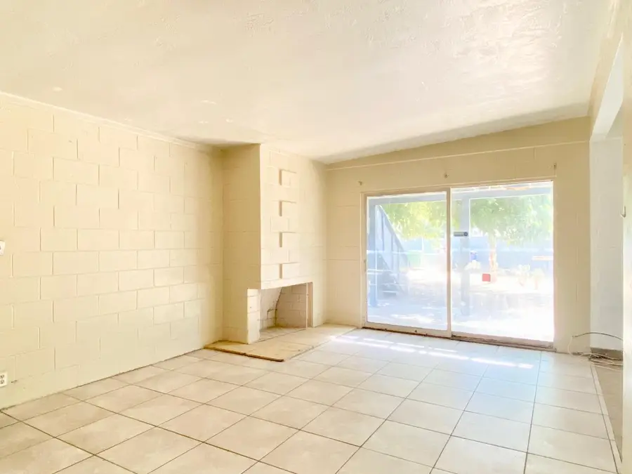 1264 N Pecan Avenue, Reedley, CA 93654 - #2