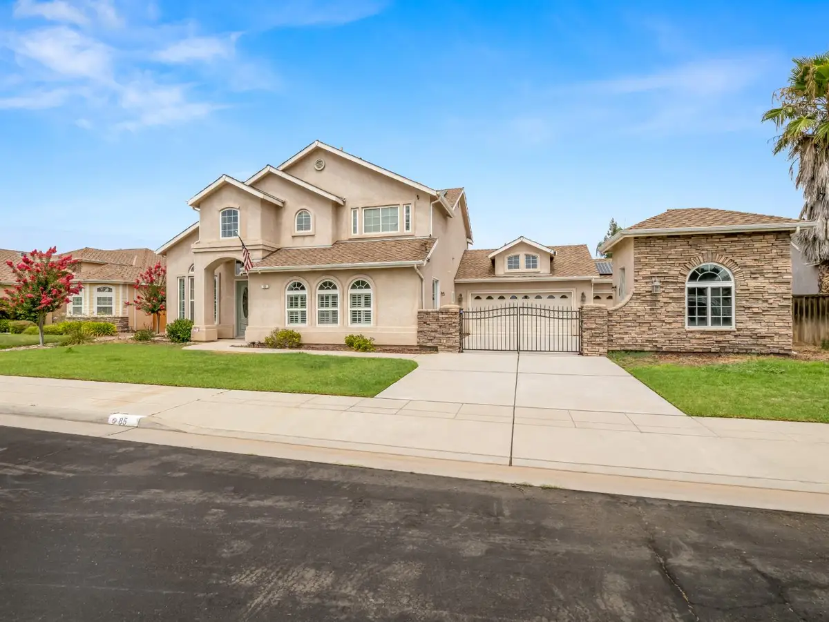 85 N Fairfax Avenue, Clovis, CA 93612 - #1