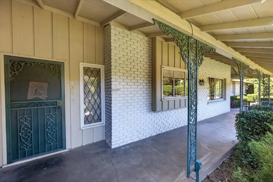5435 E Liberty Avenue, Fresno, CA 93727 - #3
