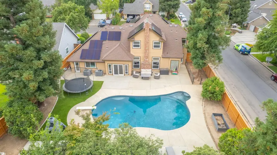 2302 E Chennault Avenue, Fresno, CA 93720 - #2