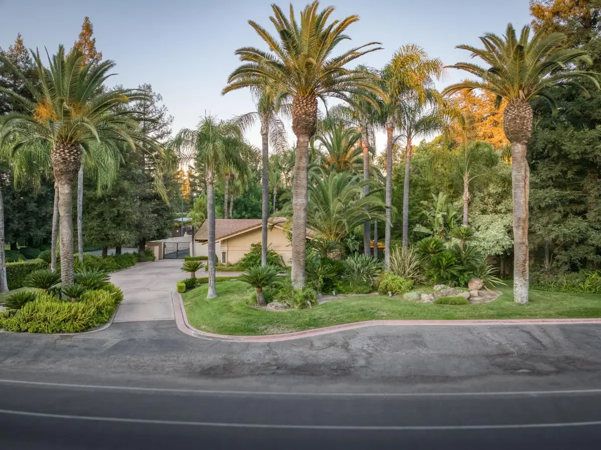 5560 N Forkner Avenue, Fresno, CA 93711 - #1