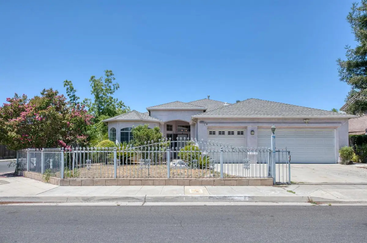 2274 S Eddy Avenue, Fresno, CA 93727 - #1