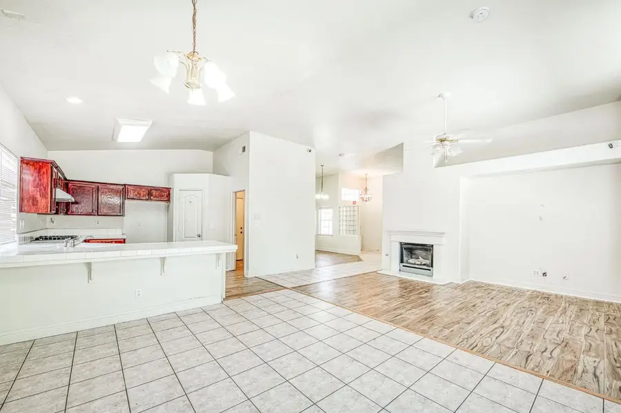 2274 S Eddy Avenue, Fresno, CA 93727 - #2