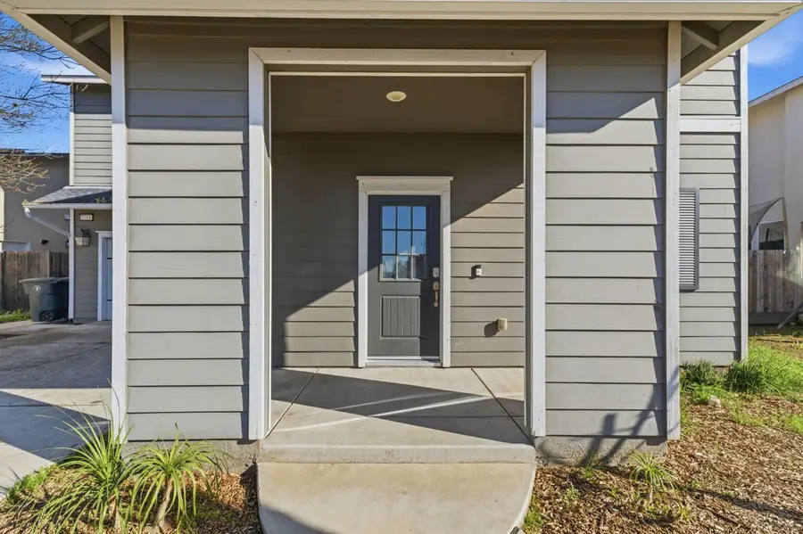 2715 Las Rosas Avenue, Clovis, CA 93619 - #3