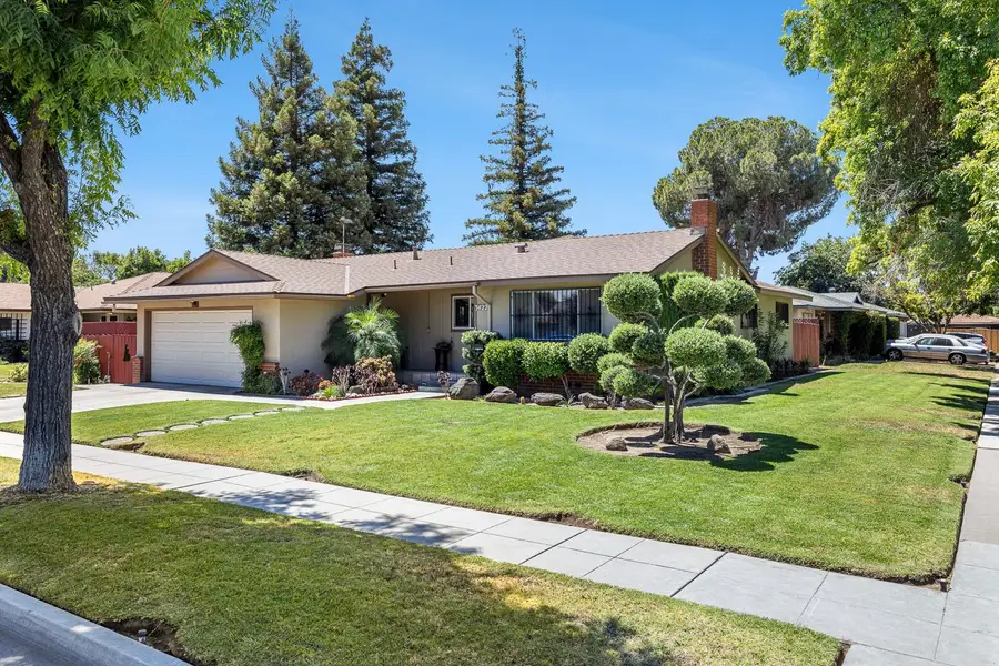 3422 E Lansing Way, Fresno, CA 93726 - #2