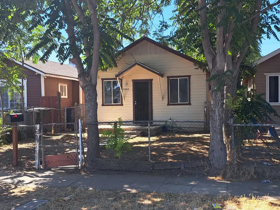 2222 E White Avenue, Fresno, CA 93701 - #3