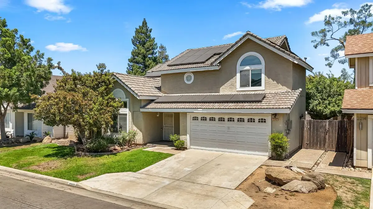 2202 E Chennault Avenue, Fresno, CA 93720 - #1