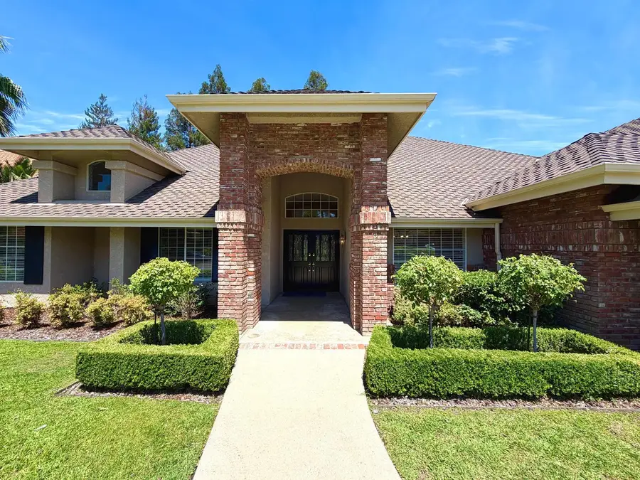 9433 N Ashurst Drive, Fresno, CA 93720 - #2