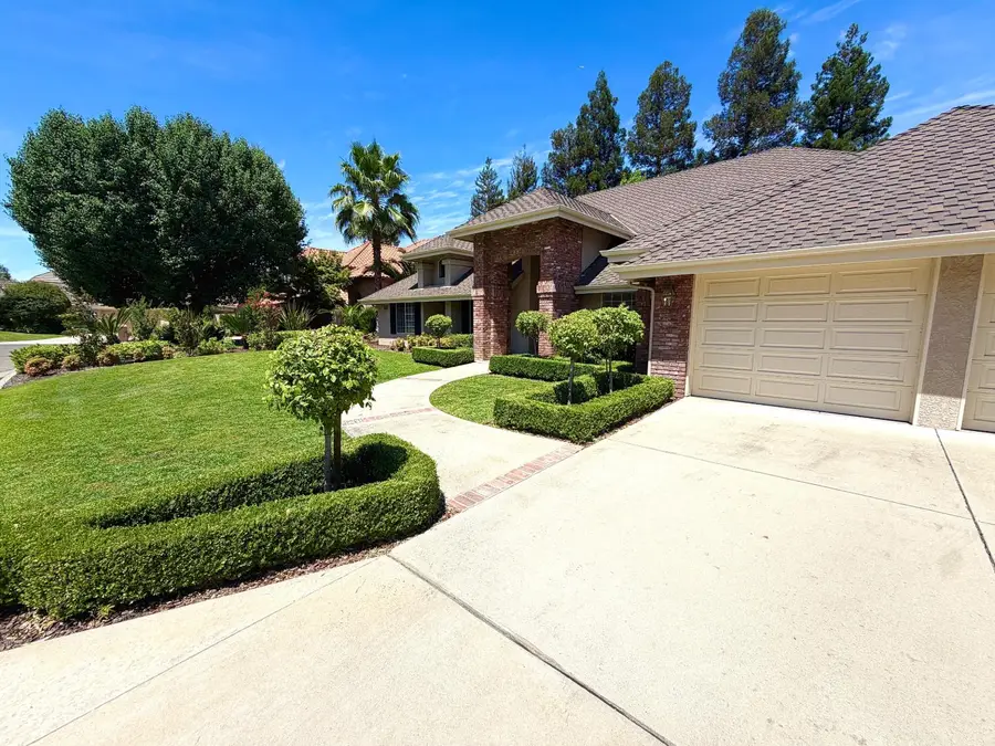 9433 N Ashurst Drive, Fresno, CA 93720 - #3