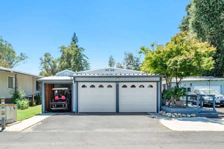 339 N Frankwood Avenue #17, Sanger, CA 93657 - #2