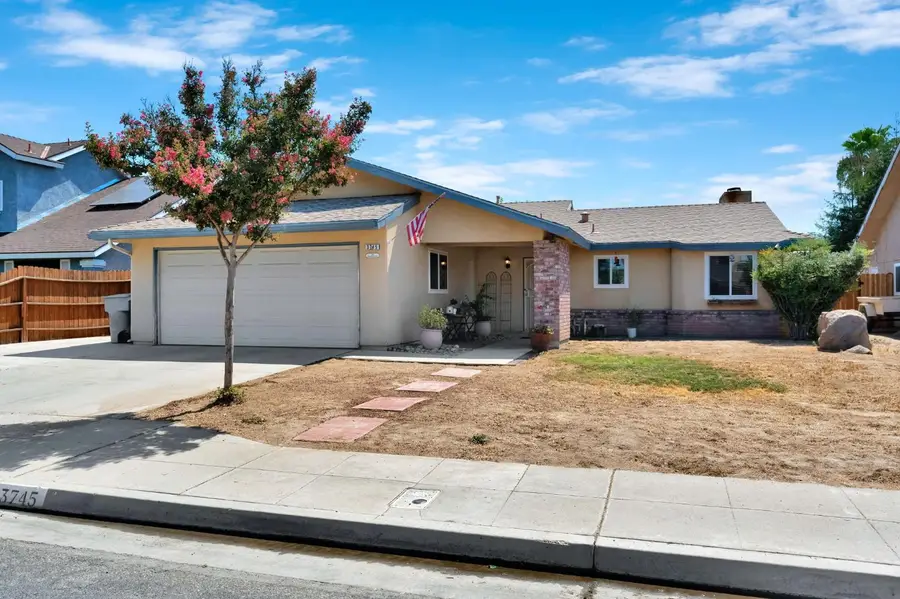 3745 Sunnyside Avenue, Clovis, CA 93611 - #2