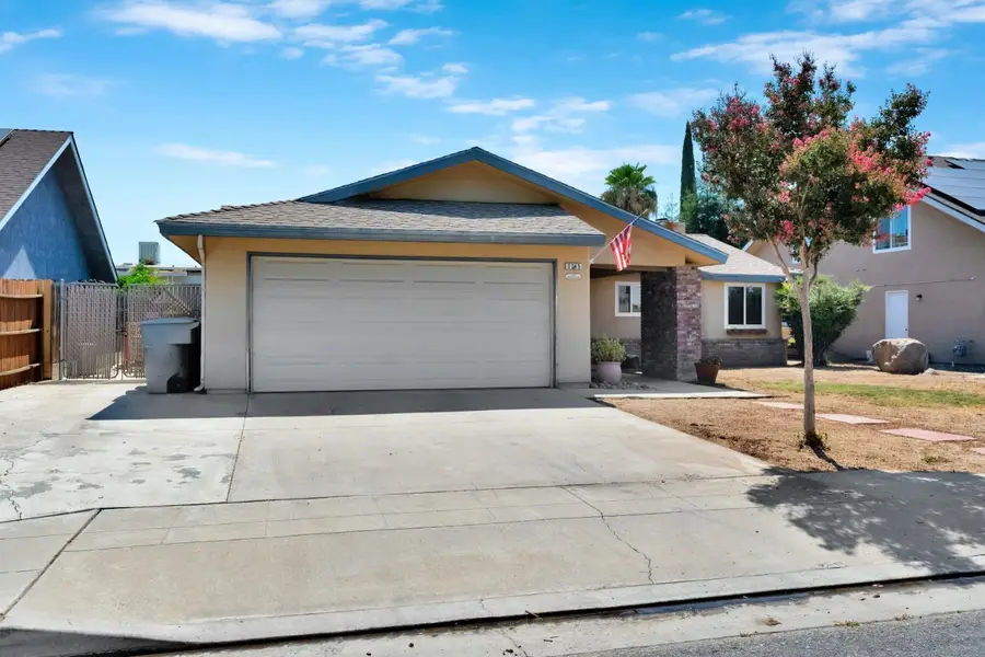 3745 Sunnyside Avenue, Clovis, CA 93611 - #3