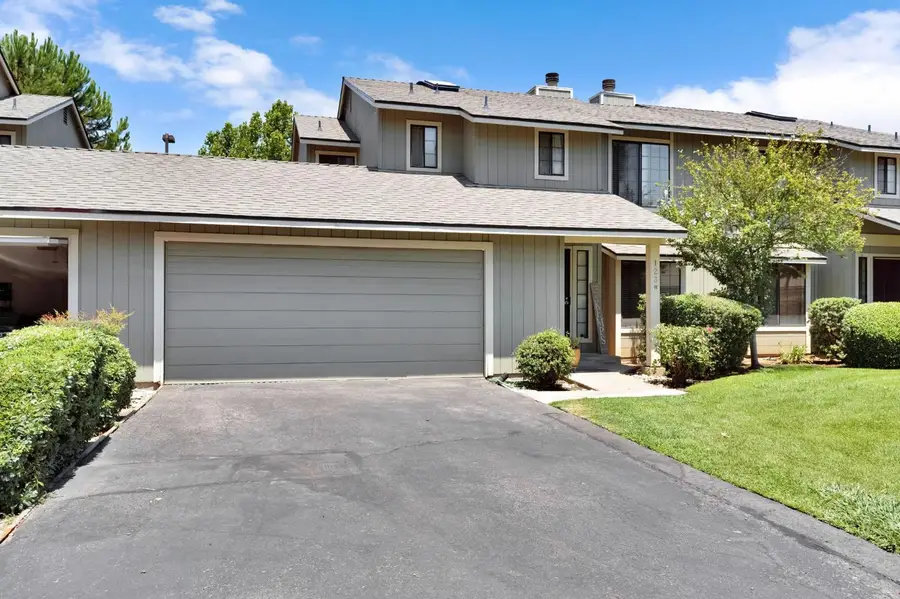 4860 N Woodrow Avenue #123, Fresno, CA 93726 - #2