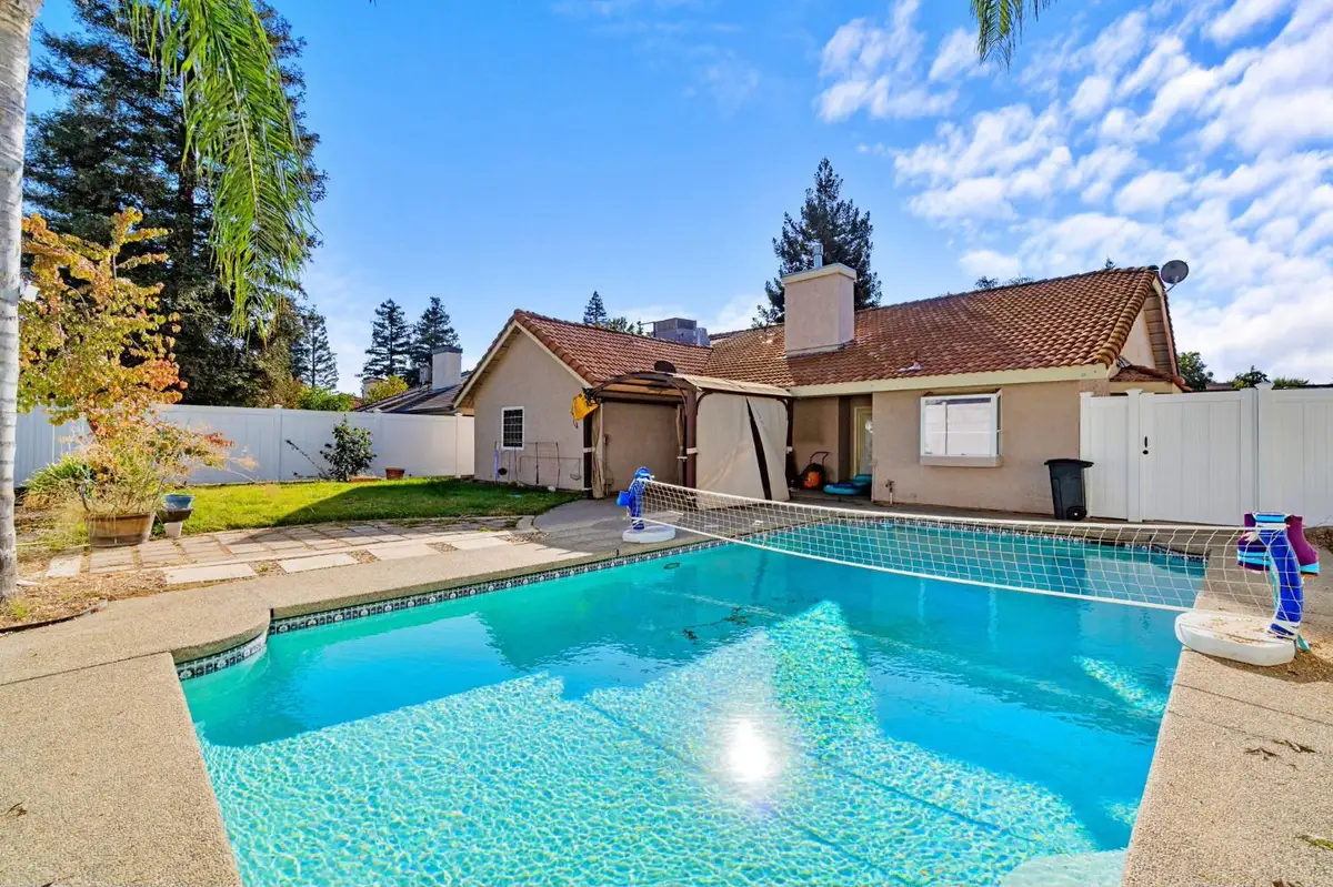 2505 Stuart Avenue, Clovis, CA 93611 - #1