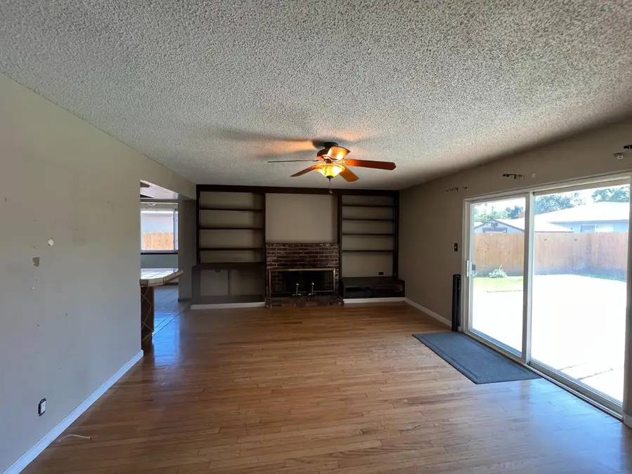 4463 N Meridian Avenue, Fresno, CA 93726 - #2