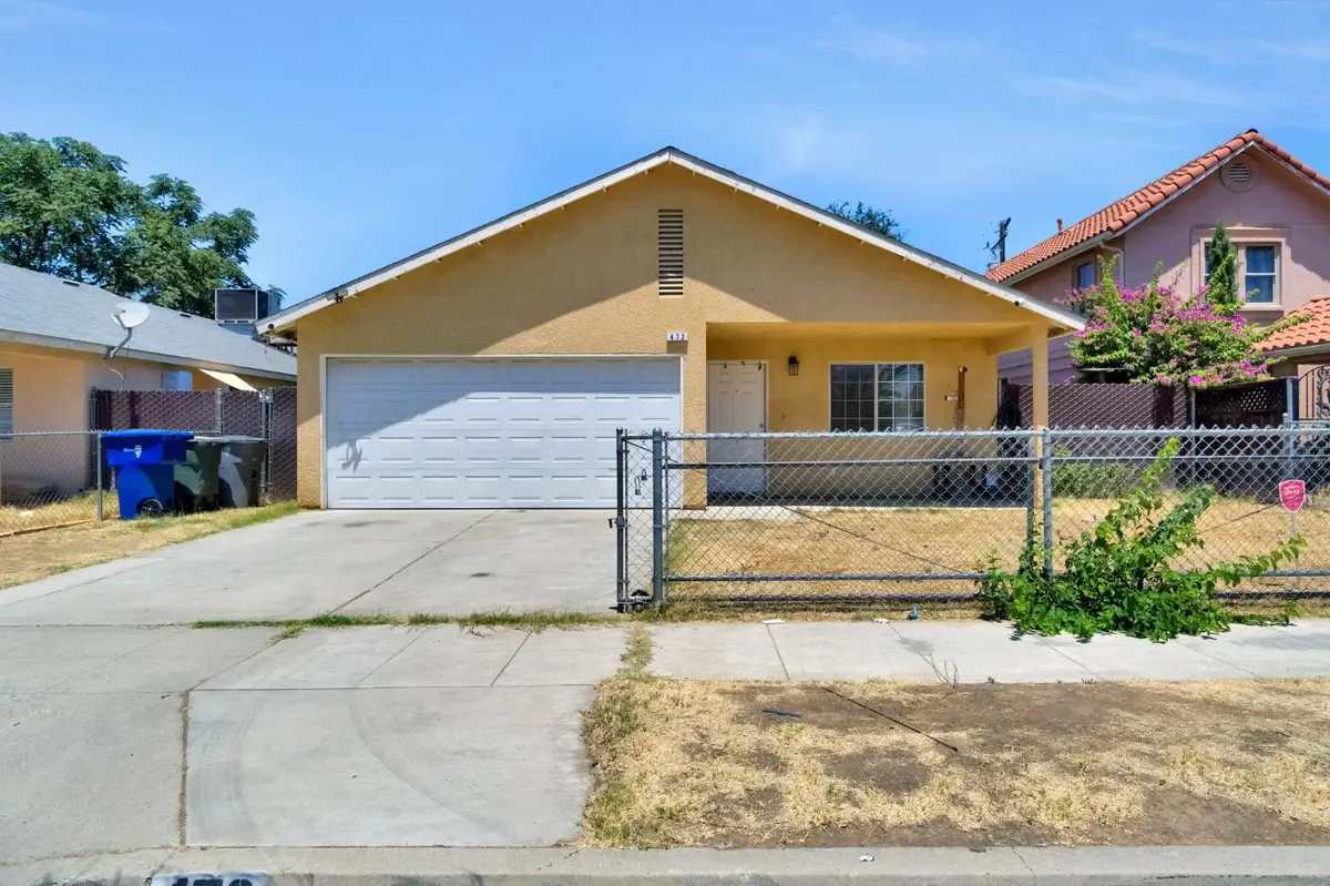 472 W Spruce Avenue, Pinedale, CA 93650 - #1