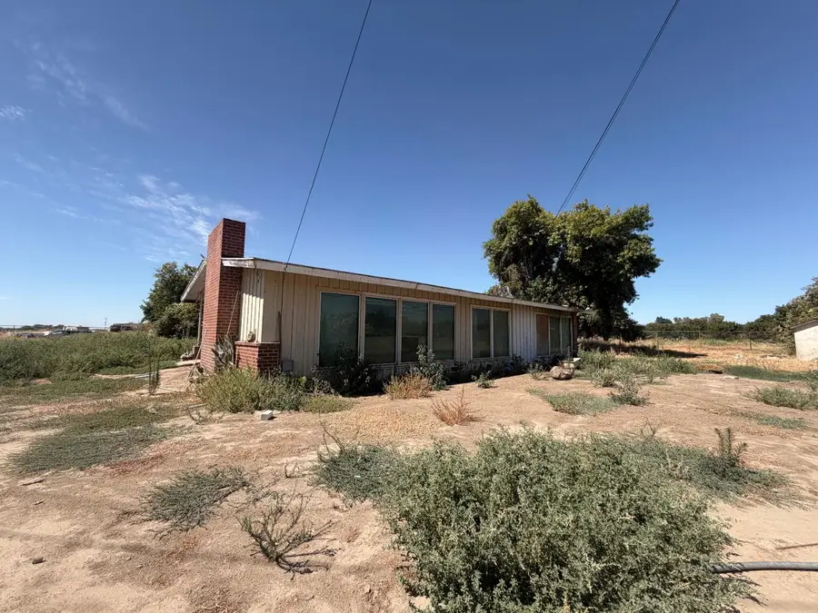 17577 Iona Avenue, Lemoore, CA 93245 - #2