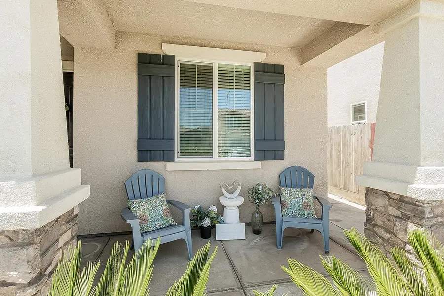 1197 S Apricot Avenue, Fresno, CA 93727 - #2