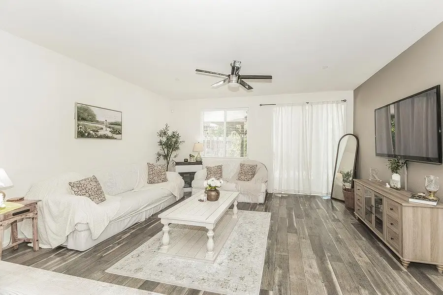 1197 S Apricot Avenue, Fresno, CA 93727 - #3