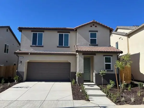 2890 E Veleta Drive, Fresno, CA 93730