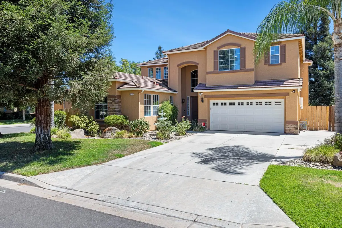 2707 E Omaha Avenue, Fresno, CA 93720 - #1